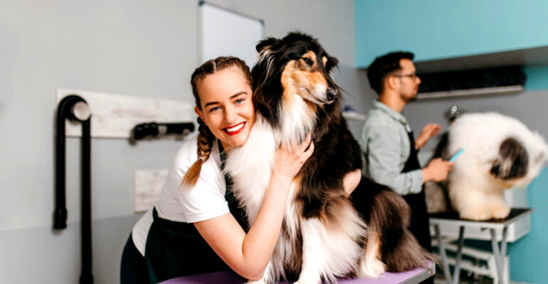 Boas práticas no banho e tosa: dicas de conforto e segurança para os pets
